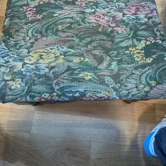 **Vintage Wooden Tapestry Footstool with Storage – Hinged Padded Top – Floral Fa - Picture 9 of 16